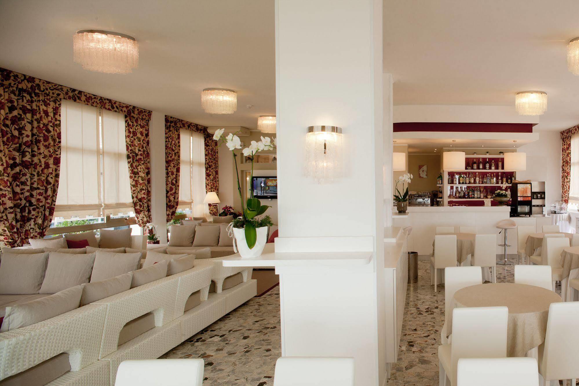 Hotel Canarie ليدو دي يسولو المظهر الخارجي الصورة